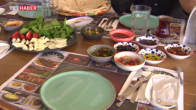 TRT Haber, Bilim Kurulu üyesi ile restoranda: Nerede yanlış yapıyoruz?